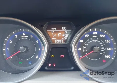 2016 Hyundai Elantra Value Edition z USA, uszkodzony, nr VIN 5NPDH4AE4GH787933